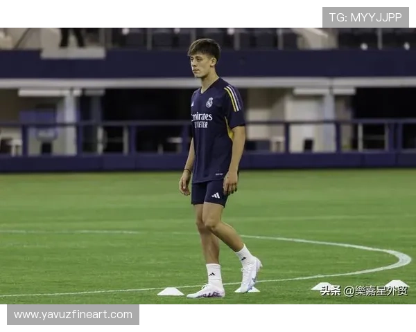 足球新星近期表现稳健，潜力持续提升备受期待