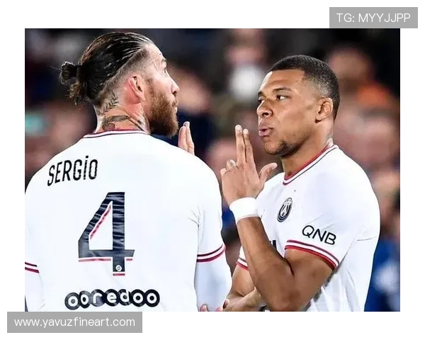 拉莫斯又开始上演家里门口的“王炸”了，谁还敢说他只是个绿茵场硬汉？