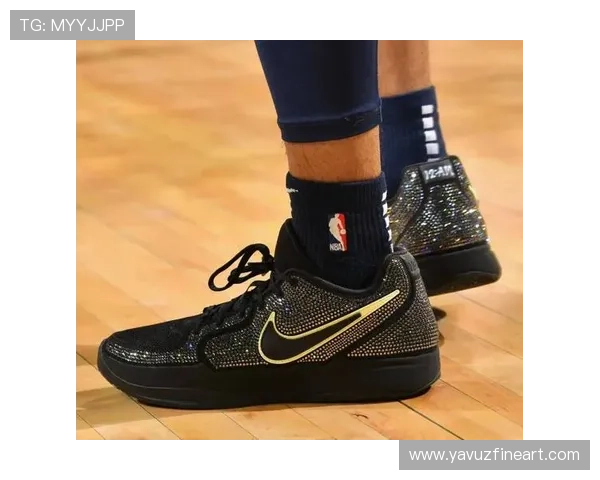 莫兰特家里那个镶满钻的篮球架，真是他自己天天练用的？